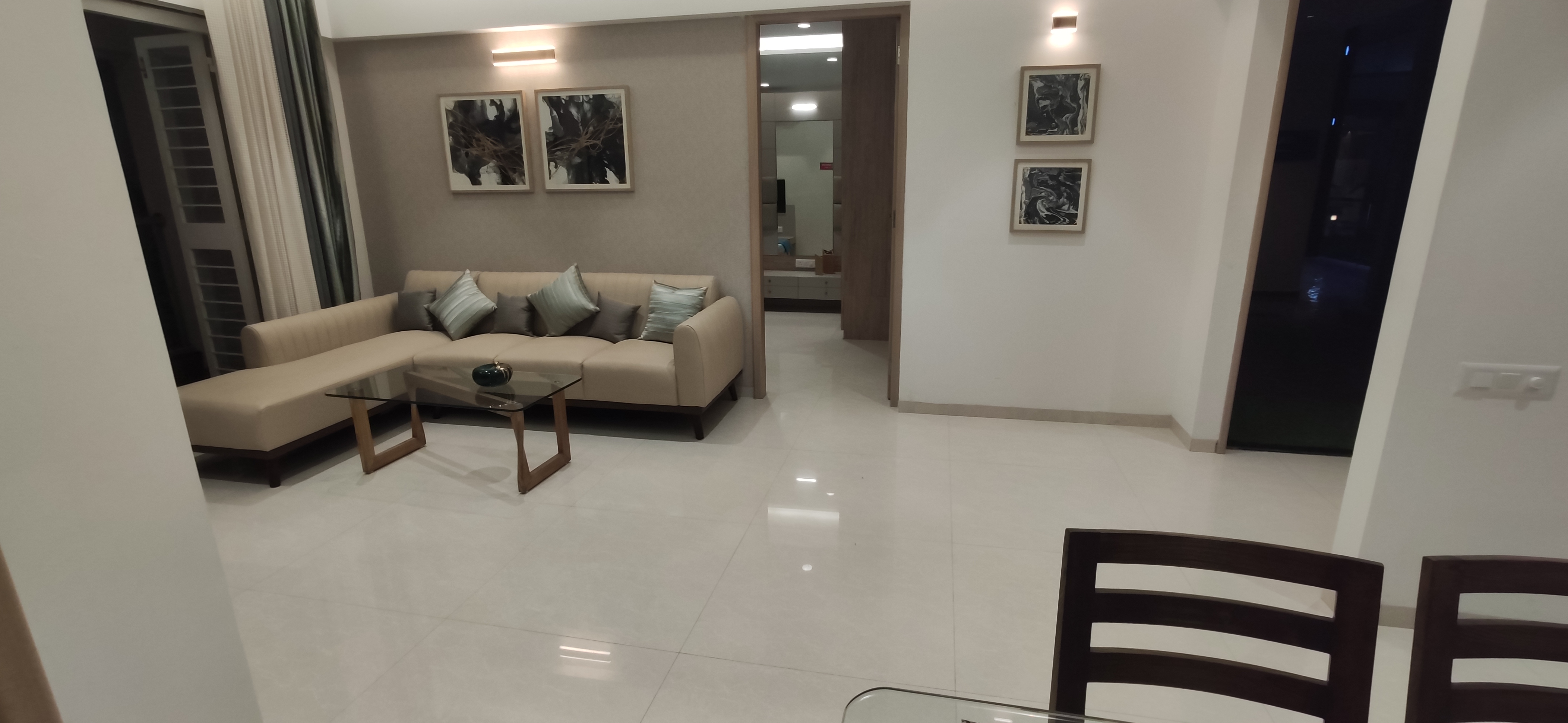 gallery-photo